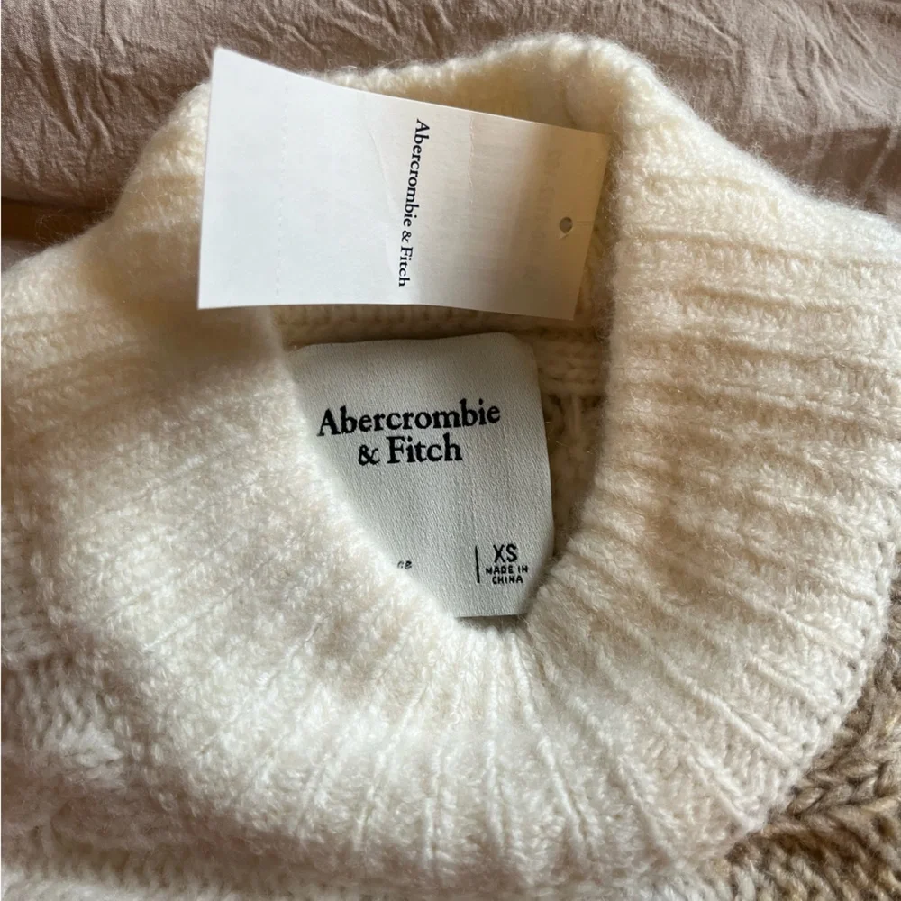 NWT A&F Colorblock Sweater - Picture 4 of 4